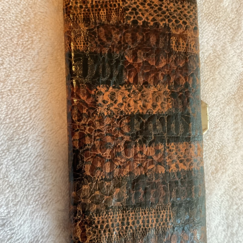 Gorgeous brown snakeskin wallet
